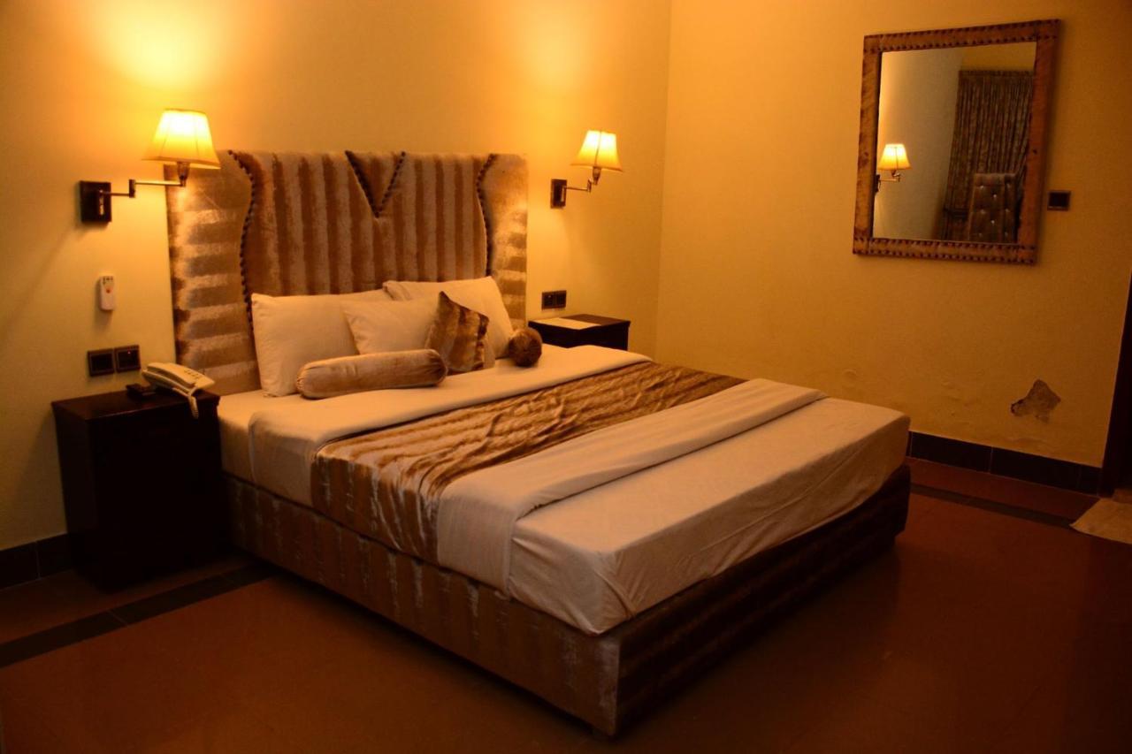 Hotel Move-N-Pick Murree Exterior photo