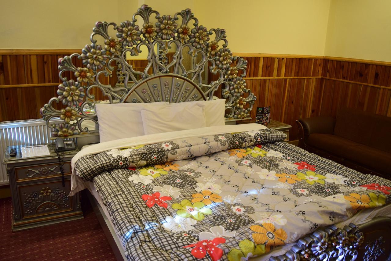 Hotel Move-N-Pick Murree Exterior photo