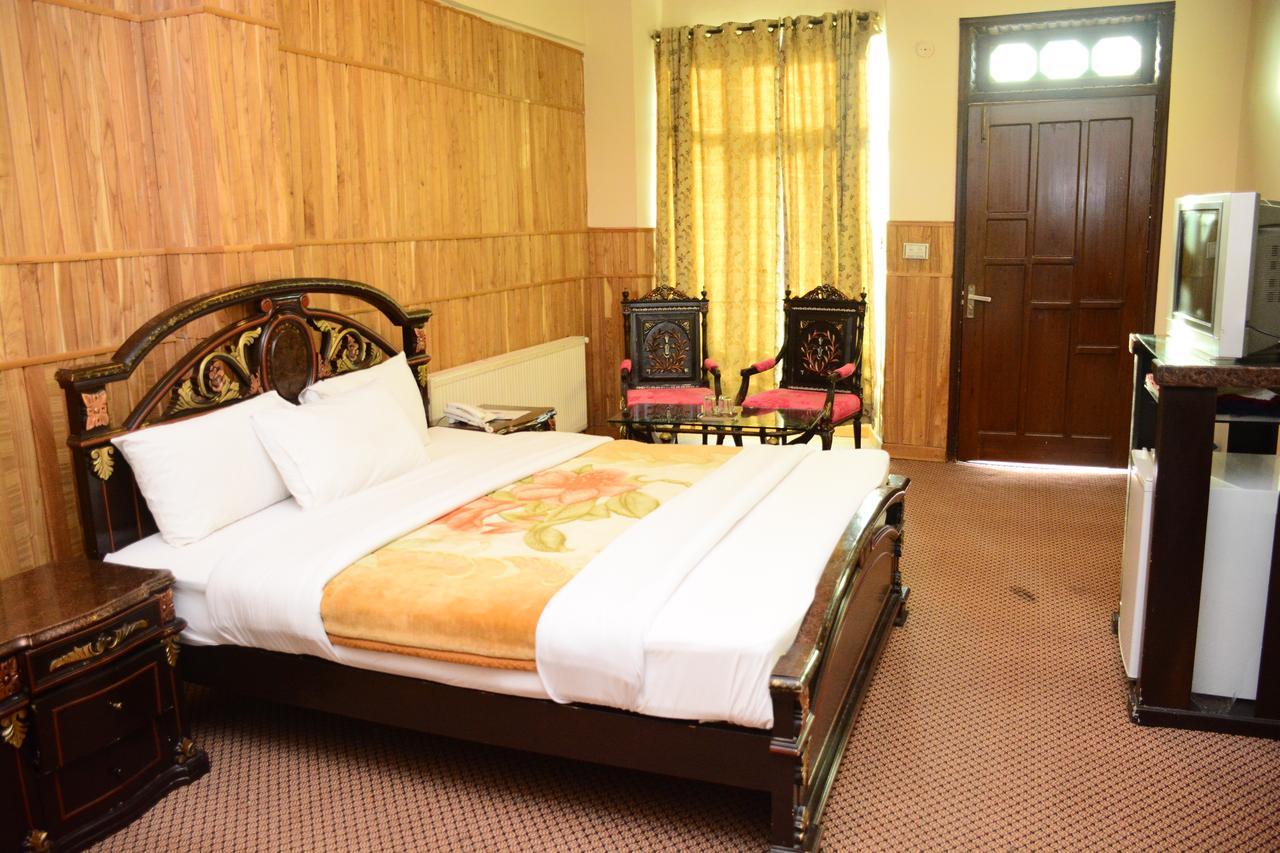 Hotel Move-N-Pick Murree Exterior photo