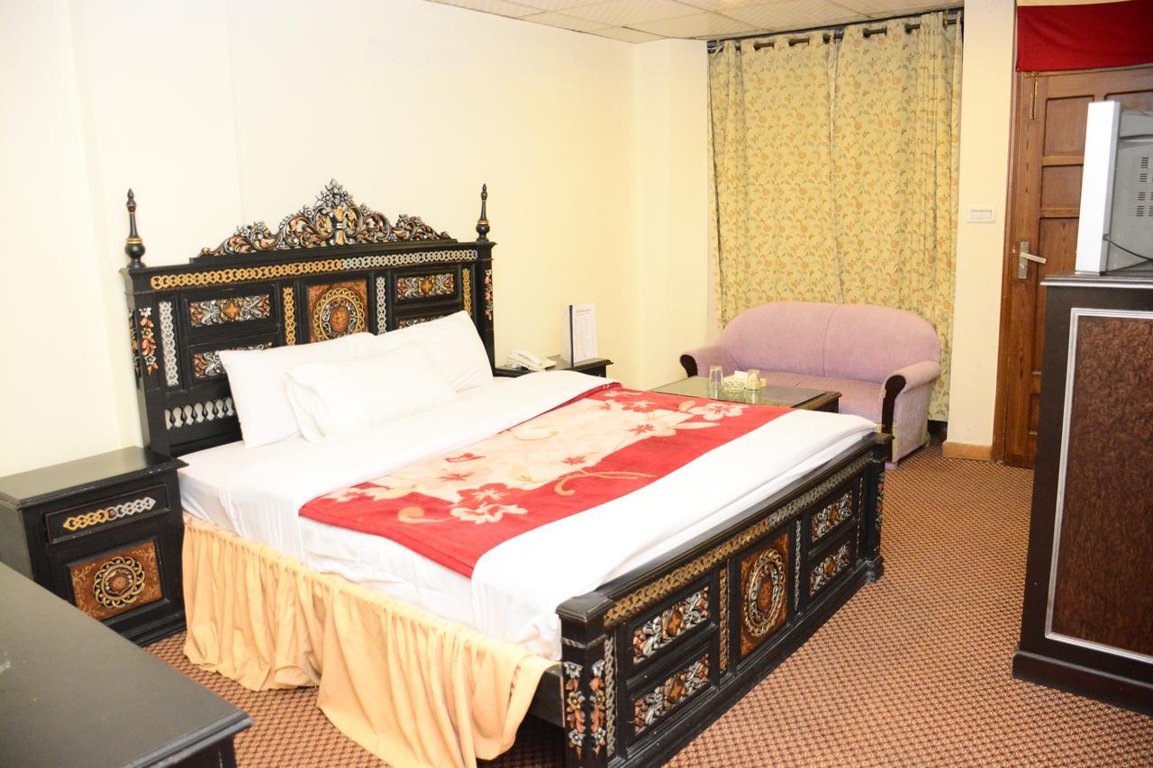 Hotel Move-N-Pick Murree Exterior photo