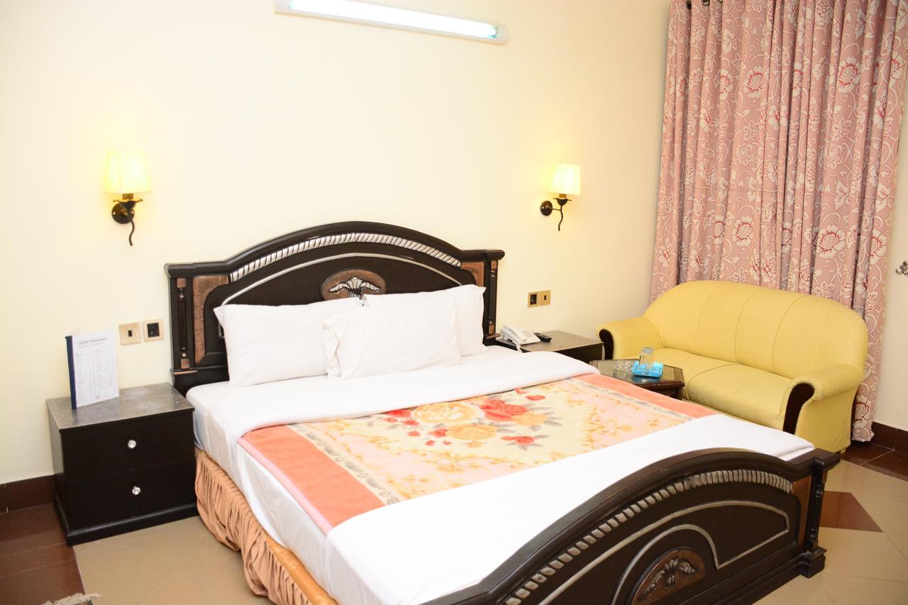Hotel Move-N-Pick Murree Exterior photo