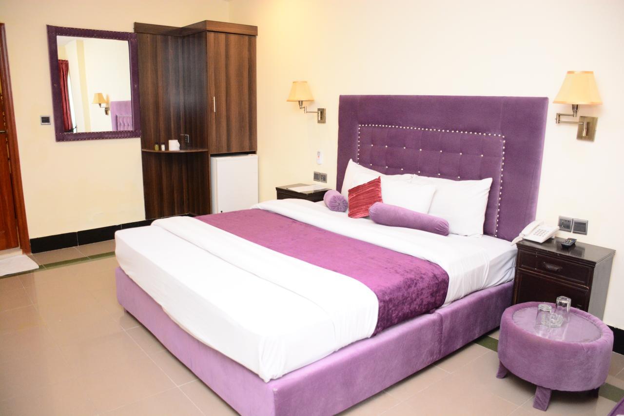 Hotel Move-N-Pick Murree Exterior photo