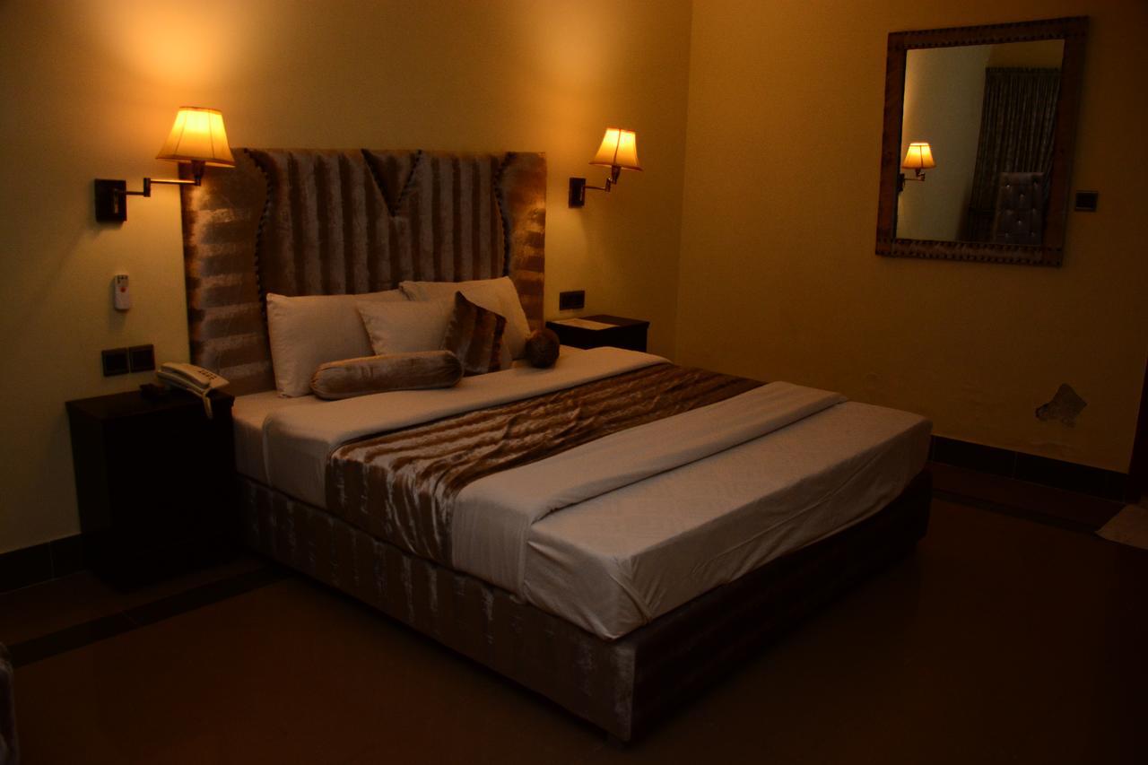 Hotel Move-N-Pick Murree Exterior photo